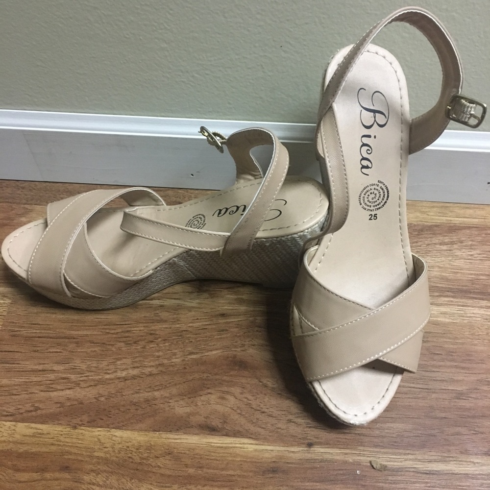 Wedge sandals